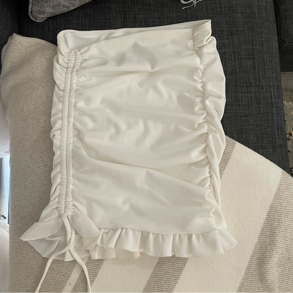 Revamped White Mini Skirt - Picture 4 of 4